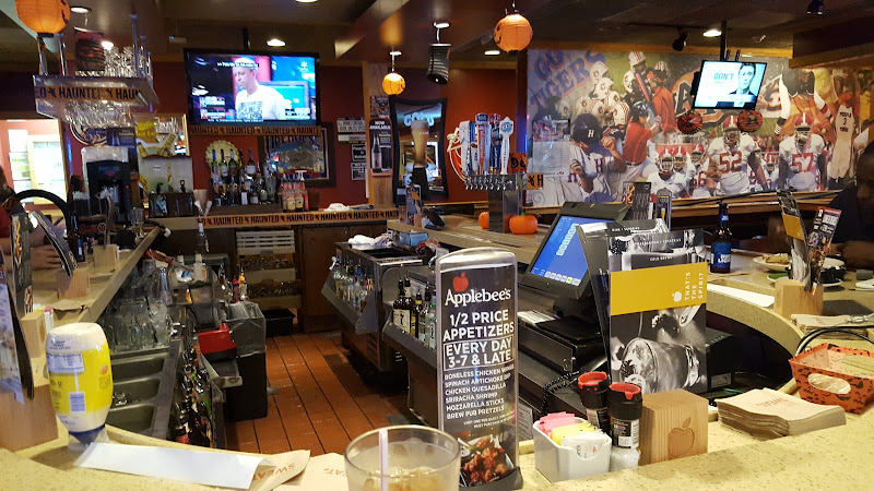 Applebee's Grill + Bar exterior view showcasing professional restaurants services in Bessemer, Alabama