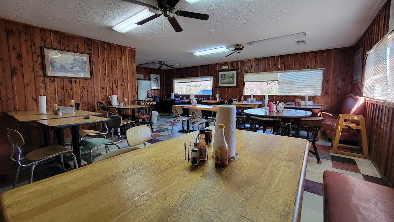 Boligee cafe exterior view showcasing professional restaurants services in Boligee, Alabama