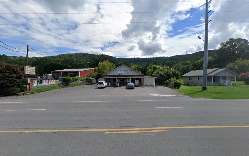 Eastlake Beverage and Spirits exterior view showcasing professional Beer store services in Guntersville, Alabama