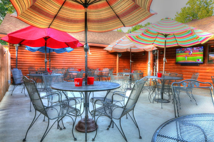 Papa Dick's Pizza exterior view showcasing professional restaurants services in Horseshoe Bend, Arkansas