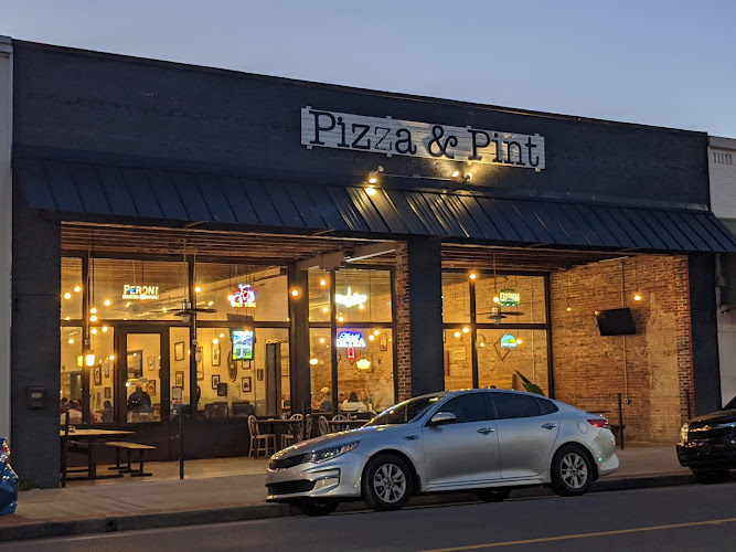 Pizza & Pint exterior view showcasing professional restaurants services in Sylacauga, Alabama