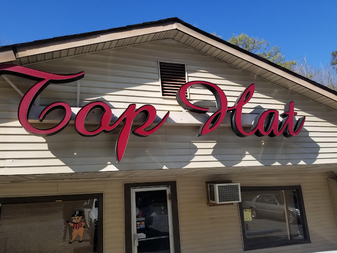 Top Hat Barbecue exterior view showcasing professional restaurants services in Hayden, Alabama