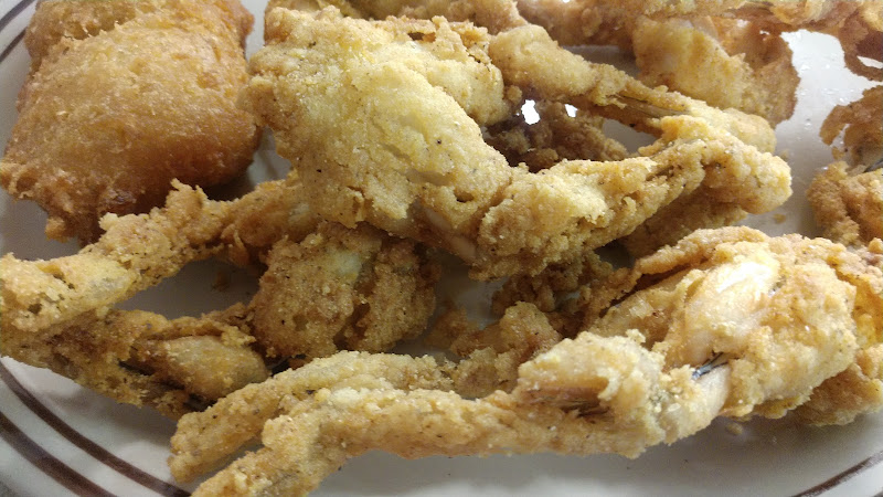 13 Grill exterior view showcasing professional restaurants services in Haleyville, Alabama