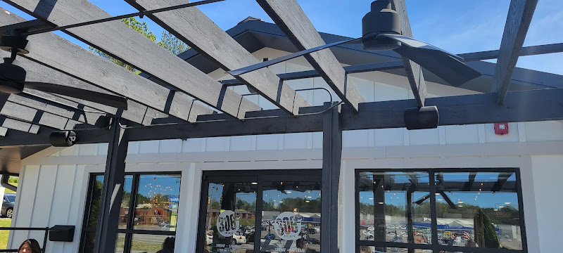 306 Barbecue-Russellville exterior view showcasing professional restaurants services in Russellville, Alabama