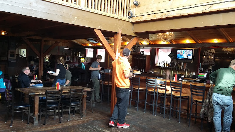 Alice's Champagne Palace exterior view showcasing professional restaurants services in Homer, Alaska