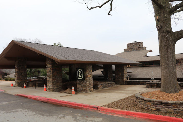 BV Bar & Grill exterior view showcasing professional restaurants services in Bella Vista, Arkansas