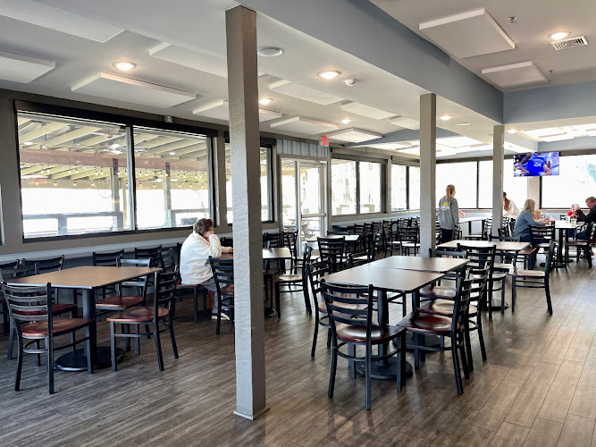 Backwaters Restaurant exterior view showcasing professional restaurants services in Valley, Alabama