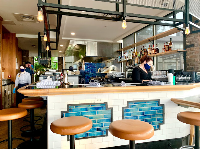 Bayside Grill exterior view showcasing professional restaurants services in Fairhope, Alabama