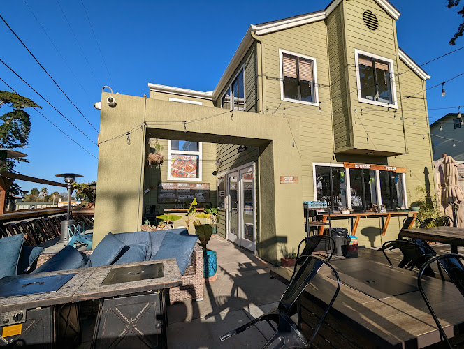 Beerwood exterior view showcasing professional restaurants services in Baywood-Los Osos, California
