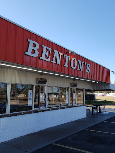Benton's exterior view showcasing professional restaurants services in Opp, Alabama