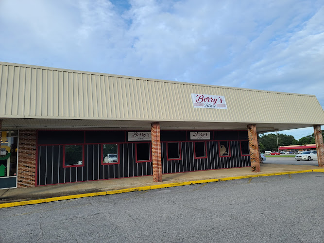 Big Red's BBQ & BISTRO exterior view showcasing professional restaurants services in Bay Minette, Alabama