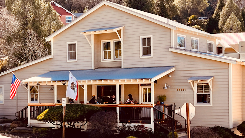 Break Even Beermakers - Kitchen & Beergarden exterior view showcasing professional Brewery services in Amador City, California