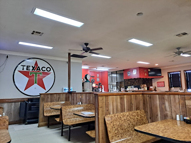 Broiler Room Restaurant exterior view showcasing professional restaurants services in Lincoln, Alabama