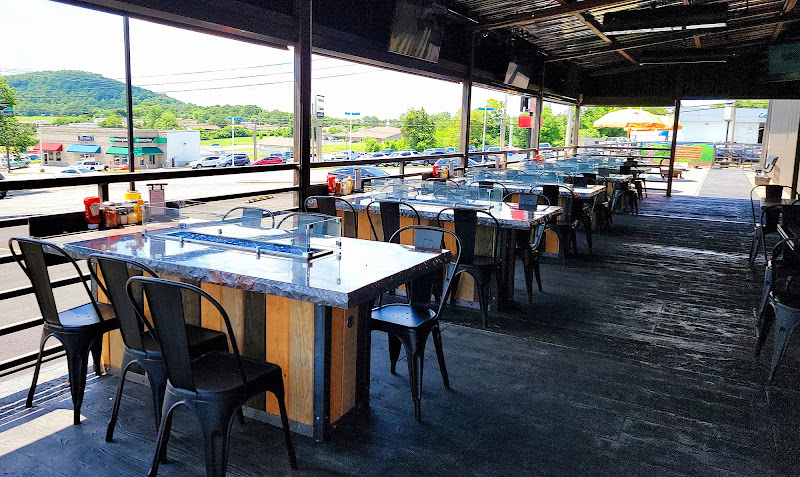 Buncles Brickoven & Brews exterior view showcasing professional restaurants services in Mountain Home, Arkansas