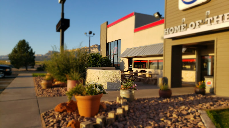 Burger King exterior view showcasing professional restaurants services in Kayenta, Arizona