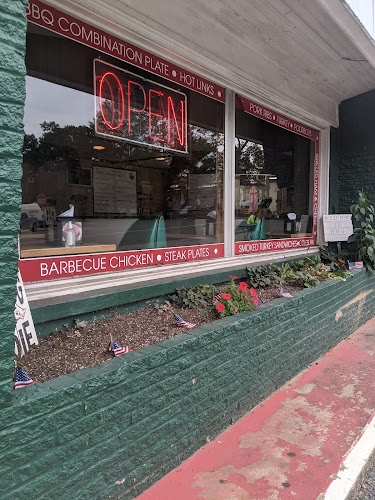 Burge's Hickory Smoked Turkeys and Hams exterior view showcasing professional restaurants services in Lewisville, Arkansas