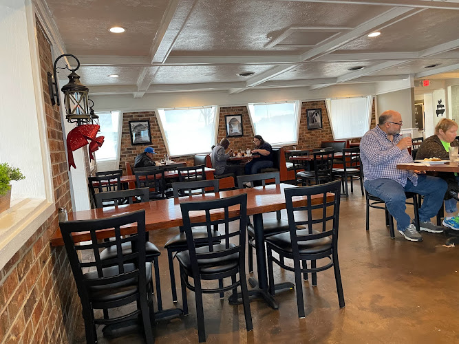 Calhoun Steakhouse exterior view showcasing professional restaurants services in Jacksonville, Alabama