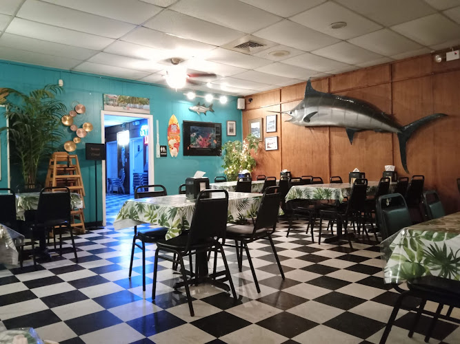 Capt'n Snapper's exterior view showcasing professional restaurants services in Dauphin Island, Alabama