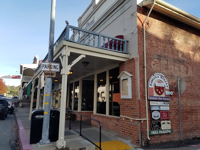 Cavana's Pub and Grub exterior view showcasing professional restaurants services in Sutter Creek, California