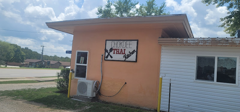 Chokdee Thai Kitchen exterior view showcasing professional restaurants services in Ash Flat, Arkansas