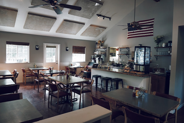 Creekbend Cafe exterior view showcasing professional restaurants services in Hope, Alaska