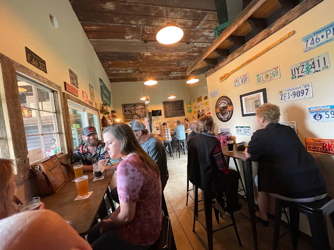 Creekside Brewing Company exterior view showcasing professional Brewery services in Crossville, Tennessee
