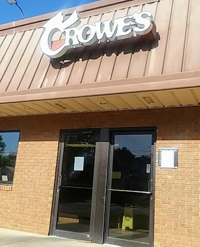 Crowe's Chicken exterior view showcasing professional restaurants services in Brundidge, Alabama