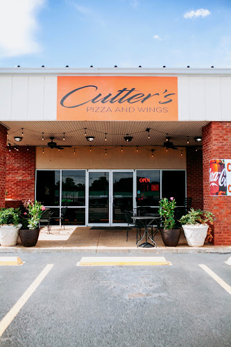 Cutter's Pizzeria of Oxford exterior view showcasing professional restaurants services in Oxford, Alabama