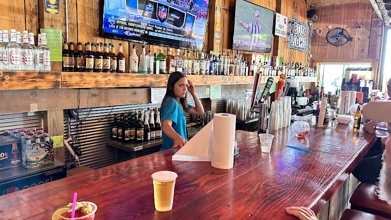 Decks and Docks exterior view showcasing professional restaurants services in Leesburg, Alabama