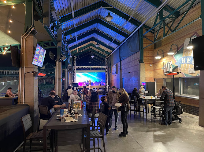Diamond Taproom exterior view showcasing professional restaurants services in Lake Elsinore, California