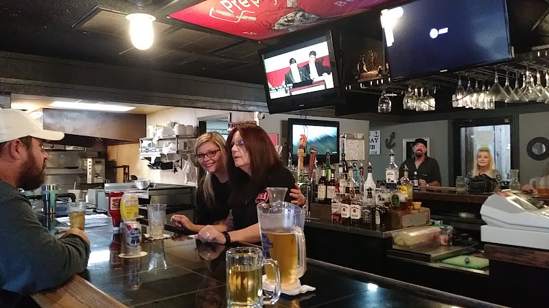 Dock of the Bay exterior view showcasing professional restaurants services in Fairfield Bay, Arkansas