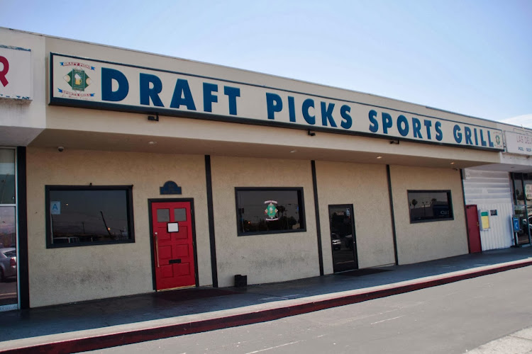 Draft Picks Sports Grill exterior view showcasing professional restaurants services in La Mirada, California