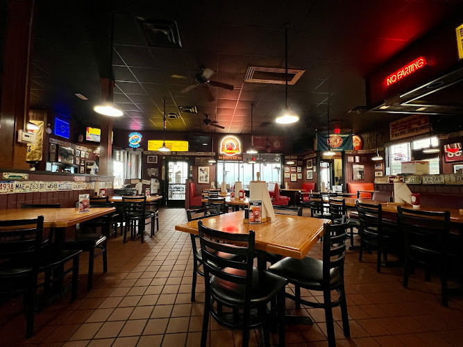 Dreamland BBQ exterior view showcasing professional restaurants services in Northport, Alabama