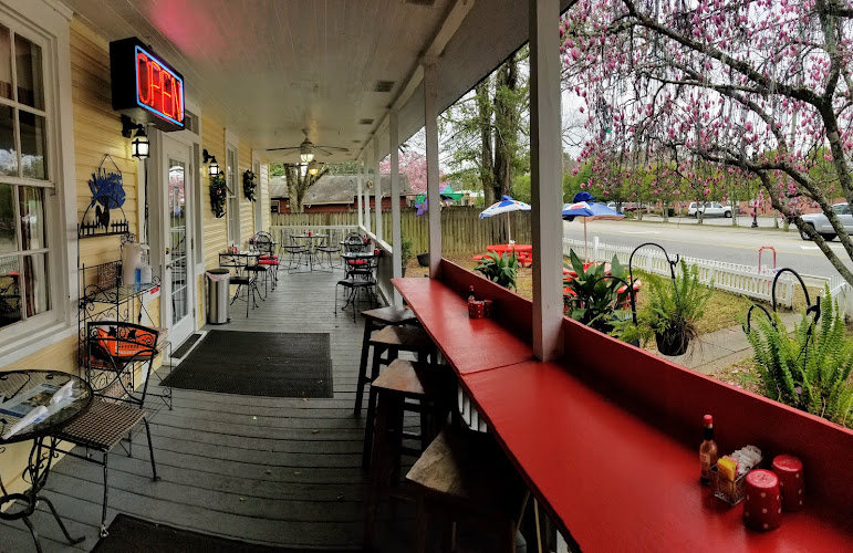 East Shore Cafe exterior view showcasing professional restaurants services in Daphne, Alabama
