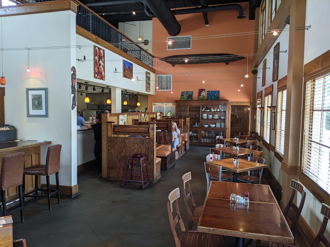 Effina's Tuscan Grill exterior view showcasing professional restaurants services in Jacksonville, Alabama