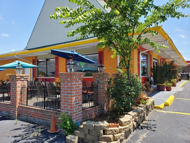 El Amigo Bar Grill Mexican Restaurant exterior view showcasing professional restaurants services in Hope Hull, Alabama