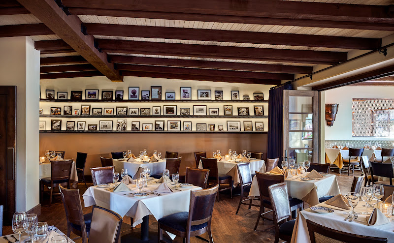 El Chorro exterior view showcasing professional restaurants services in Paradise Valley, Arizona