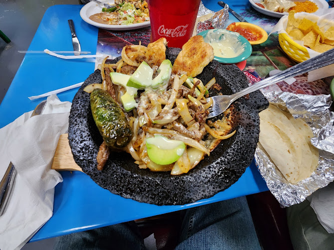 El Parralito exterior view showcasing professional restaurants services in Glenwood, Arkansas