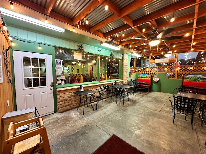 El Patio Bar & Grill exterior view showcasing professional restaurants services in Rimrock, Arizona