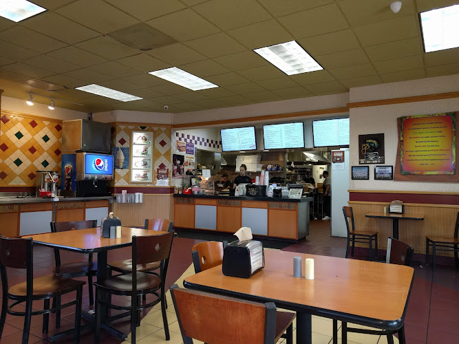 Everest Burgers exterior view showcasing professional restaurants services in Santa Clarita, California
