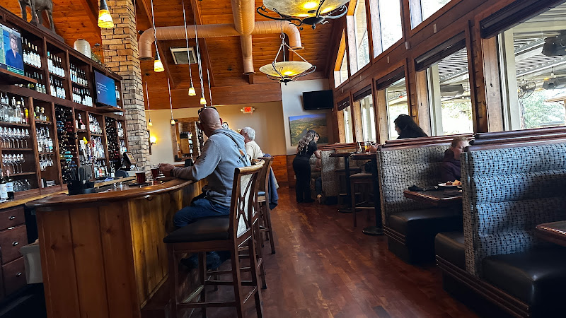 Fargo's Steakhouse exterior view showcasing professional restaurants services in Payson, Arizona