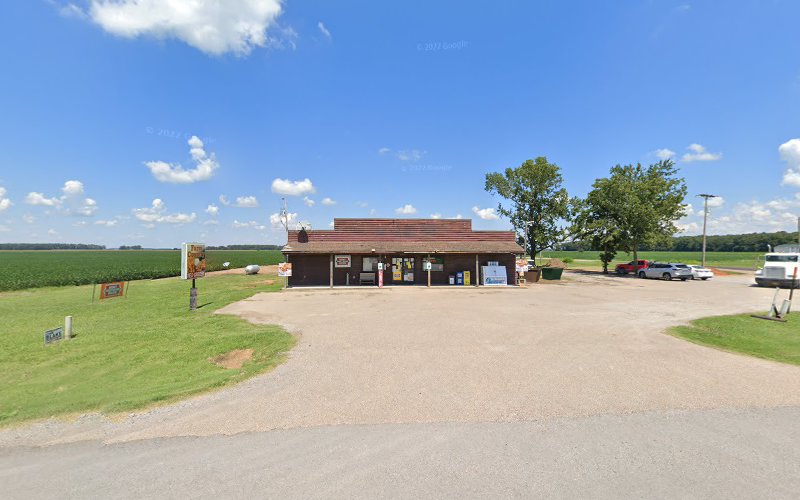 Farm Country Deli & Grocery exterior view showcasing professional restaurants services in Wynne, Arkansas