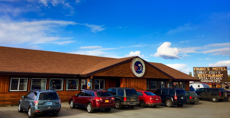 Fast Eddy's Restaurant exterior view showcasing professional restaurants services in Tok, Alaska