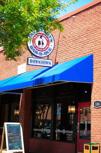 Fat Daddy's Bar-B-Que exterior view showcasing professional restaurants services in Russellville, Arkansas