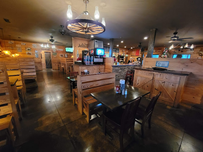 Fat Man's Bar B Que exterior view showcasing professional restaurants services in Cropwell, Alabama