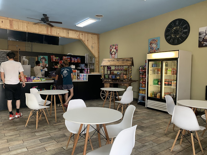 Flavor-licious exterior view showcasing professional restaurants services in De Queen, Arkansas