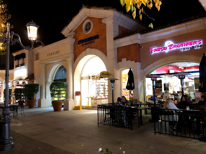Fresh Brothers Pizza exterior view showcasing professional restaurants services in Calabasas, California