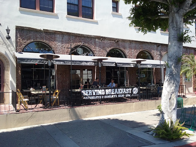 Fullerton Brew Co (formerly Stadium Tavern) exterior view showcasing professional restaurants services in Fullerton, California