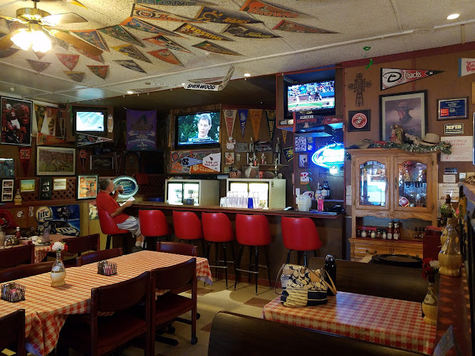 G & F Pizza Palace exterior view showcasing professional restaurants services in Benson, Arizona