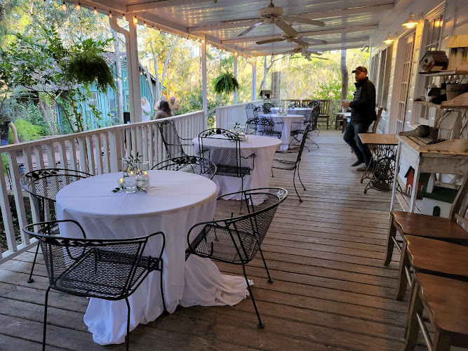 Gaines Ridge Dinner Club exterior view showcasing professional restaurants services in Camden, Alabama